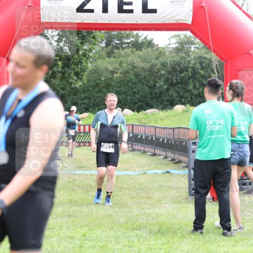 21.06.2026 - 29. Vierlanden-Triathlon Andreas Tolksdorf http://msf.ph/oto/9888800 21.06.2026 11:52:52 Ziel 213, 402, 213, 402 meine-sportfotos.de