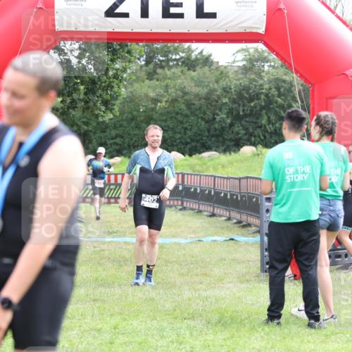 21.06.2026 - 29. Vierlanden-Triathlon Andreas Tolksdorf http://msf.ph/oto/9888801 21.06.2026 11:52:52 Ziel 213, 402, 213, 402 meine-sportfotos.de