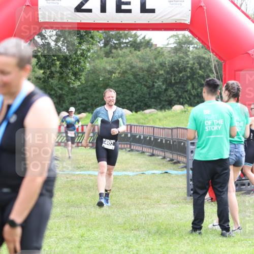 21.06.2026 - 29. Vierlanden-Triathlon Andreas Tolksdorf http://msf.ph/oto/9888802 21.06.2026 11:52:52 Ziel 213, 402, 213, 402 meine-sportfotos.de