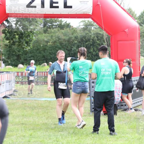 21.06.2026 - 29. Vierlanden-Triathlon Andreas Tolksdorf http://msf.ph/oto/9888806 21.06.2026 11:52:53 Ziel 213, 402, 213, 402 meine-sportfotos.de