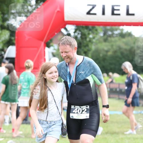 21.06.2026 - 29. Vierlanden-Triathlon Andreas Tolksdorf http://msf.ph/oto/9888808 21.06.2026 11:53:02 Ziel  meine-sportfotos.de