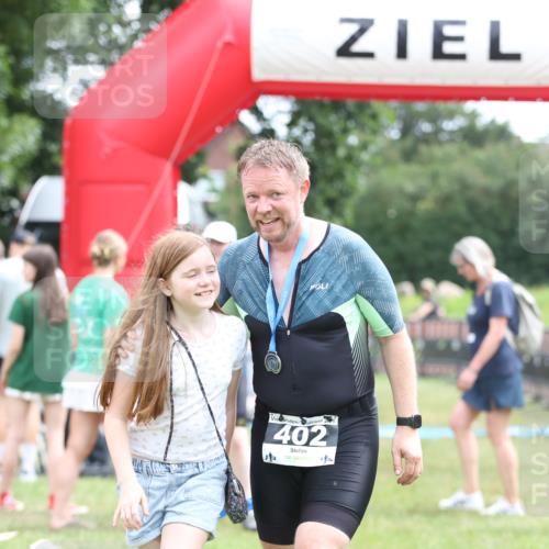 21.06.2026 - 29. Vierlanden-Triathlon Andreas Tolksdorf http://msf.ph/oto/9888810 21.06.2026 11:53:02 Ziel  meine-sportfotos.de