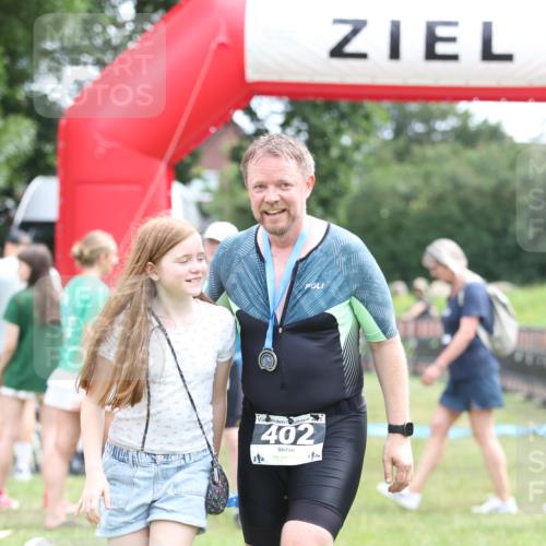 21.06.2026 - 29. Vierlanden-Triathlon Andreas Tolksdorf http://msf.ph/oto/9888812 21.06.2026 11:53:02 Ziel  meine-sportfotos.de