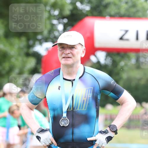 21.06.2026 - 29. Vierlanden-Triathlon Andreas Tolksdorf http://msf.ph/oto/9888817 21.06.2026 11:53:13 Ziel  meine-sportfotos.de