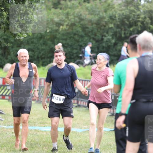 21.06.2026 - 29. Vierlanden-Triathlon Andreas Tolksdorf http://msf.ph/oto/9888840 21.06.2026 11:53:59 Ziel 611, 611 meine-sportfotos.de