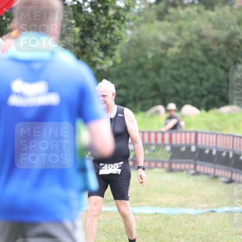 21.06.2026 - 29. Vierlanden-Triathlon Andreas Tolksdorf http://msf.ph/oto/9888843 21.06.2026 11:54:33 Ziel  meine-sportfotos.de