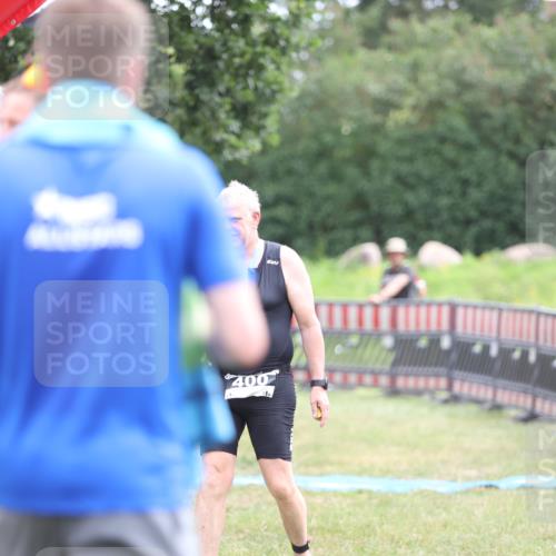 21.06.2026 - 29. Vierlanden-Triathlon Andreas Tolksdorf http://msf.ph/oto/9888844 21.06.2026 11:54:33 Ziel  meine-sportfotos.de