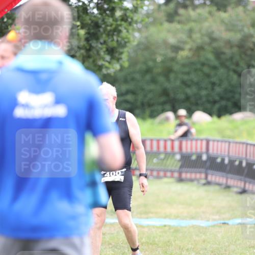 21.06.2026 - 29. Vierlanden-Triathlon Andreas Tolksdorf http://msf.ph/oto/9888845 21.06.2026 11:54:33 Ziel  meine-sportfotos.de