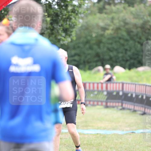 21.06.2026 - 29. Vierlanden-Triathlon Andreas Tolksdorf http://msf.ph/oto/9888846 21.06.2026 11:54:33 Ziel  meine-sportfotos.de