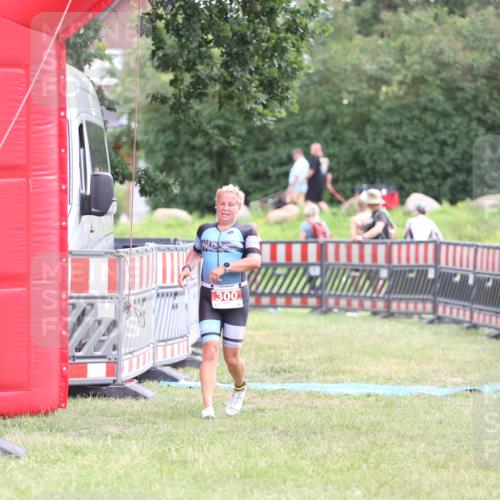 21.06.2026 - 29. Vierlanden-Triathlon Andreas Tolksdorf http://msf.ph/oto/9888881 21.06.2026 11:56:24 Ziel 300, 300 meine-sportfotos.de