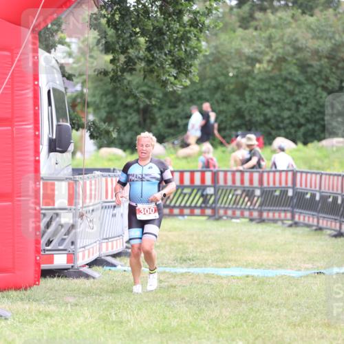 21.06.2026 - 29. Vierlanden-Triathlon Andreas Tolksdorf http://msf.ph/oto/9888884 21.06.2026 11:56:24 Ziel 300, 300 meine-sportfotos.de