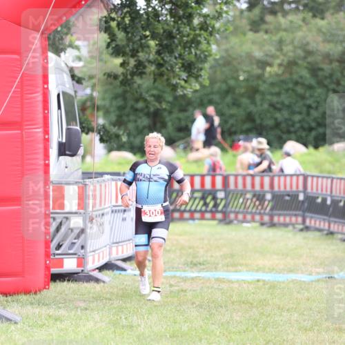 21.06.2026 - 29. Vierlanden-Triathlon Andreas Tolksdorf http://msf.ph/oto/9888888 21.06.2026 11:56:24 Ziel 300, 300 meine-sportfotos.de
