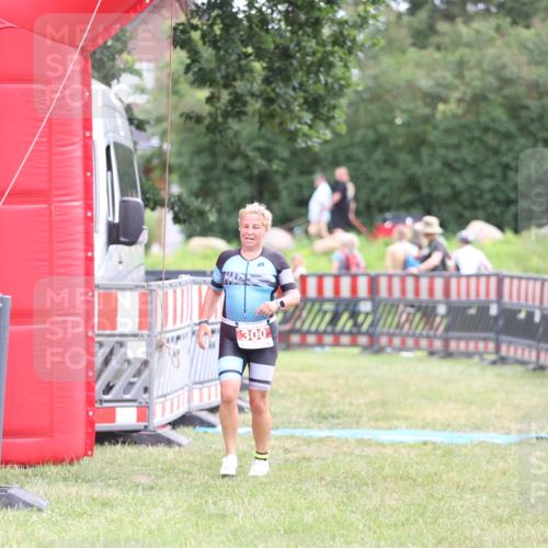 21.06.2026 - 29. Vierlanden-Triathlon Andreas Tolksdorf http://msf.ph/oto/9888890 21.06.2026 11:56:24 Ziel 300, 300 meine-sportfotos.de