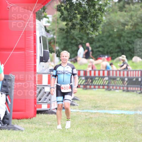 21.06.2026 - 29. Vierlanden-Triathlon Andreas Tolksdorf http://msf.ph/oto/9888894 21.06.2026 11:56:25 Ziel 300, 300 meine-sportfotos.de