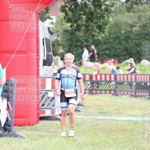21.06.2026 - 29. Vierlanden-Triathlon Andreas Tolksdorf http://msf.ph/oto/9888895 21.06.2026 11:56:25 Ziel 300, 300 meine-sportfotos.de