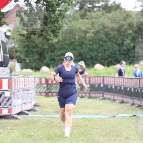 21.06.2026 - 29. Vierlanden-Triathlon Andreas Tolksdorf http://msf.ph/oto/9888903 21.06.2026 11:57:10 Ziel 500, 504, 500, 504 meine-sportfotos.de