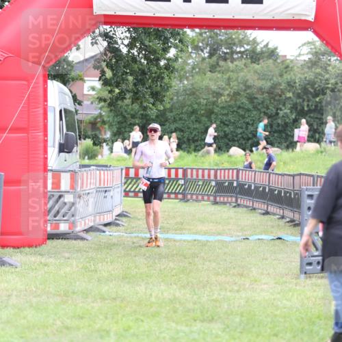 21.06.2026 - 29. Vierlanden-Triathlon Andreas Tolksdorf http://msf.ph/oto/9888969 21.06.2026 12:10:42 Ziel 47, 47 meine-sportfotos.de