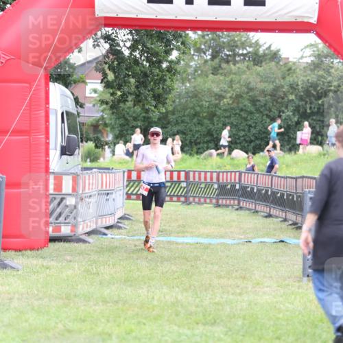 21.06.2026 - 29. Vierlanden-Triathlon Andreas Tolksdorf http://msf.ph/oto/9888973 21.06.2026 12:10:42 Ziel 47, 47 meine-sportfotos.de