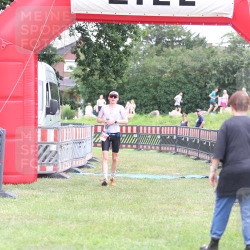21.06.2026 - 29. Vierlanden-Triathlon Andreas Tolksdorf http://msf.ph/oto/9888979 21.06.2026 12:10:42 Ziel 47, 47 meine-sportfotos.de