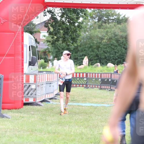 21.06.2026 - 29. Vierlanden-Triathlon Andreas Tolksdorf http://msf.ph/oto/9888986 21.06.2026 12:10:43 Ziel 30, 47, 30, 47 meine-sportfotos.de