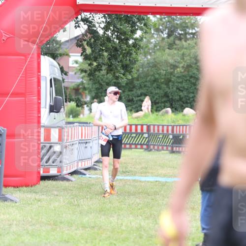 21.06.2026 - 29. Vierlanden-Triathlon Andreas Tolksdorf http://msf.ph/oto/9888987 21.06.2026 12:10:43 Ziel 30, 47, 30, 47 meine-sportfotos.de