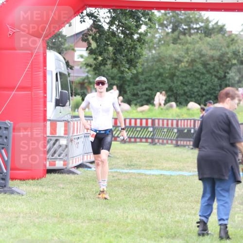 21.06.2026 - 29. Vierlanden-Triathlon Andreas Tolksdorf http://msf.ph/oto/9888990 21.06.2026 12:10:45 Ziel 30, 47, 30, 47 meine-sportfotos.de