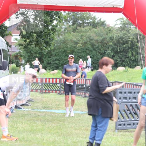 21.06.2026 - 29. Vierlanden-Triathlon Andreas Tolksdorf http://msf.ph/oto/9889008 21.06.2026 12:10:54 Ziel 30, 30 meine-sportfotos.de