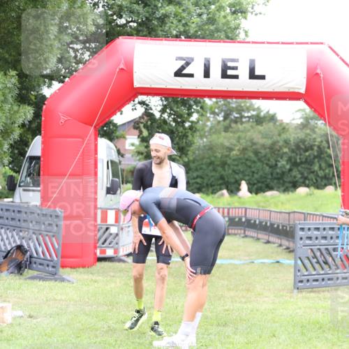 21.06.2026 - 29. Vierlanden-Triathlon Andreas Tolksdorf http://msf.ph/oto/9889028 21.06.2026 12:12:43 Ziel  meine-sportfotos.de