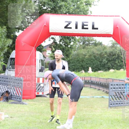 21.06.2026 - 29. Vierlanden-Triathlon Andreas Tolksdorf http://msf.ph/oto/9889029 21.06.2026 12:12:43 Ziel  meine-sportfotos.de