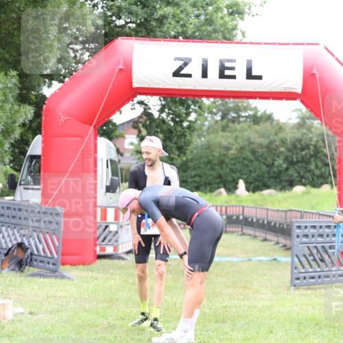 21.06.2026 - 29. Vierlanden-Triathlon Andreas Tolksdorf http://msf.ph/oto/9889030 21.06.2026 12:12:43 Ziel  meine-sportfotos.de