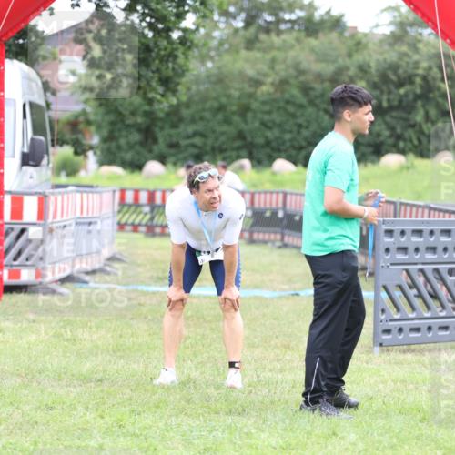 21.06.2026 - 29. Vierlanden-Triathlon Andreas Tolksdorf http://msf.ph/oto/9889059 21.06.2026 12:15:34 Ziel  meine-sportfotos.de