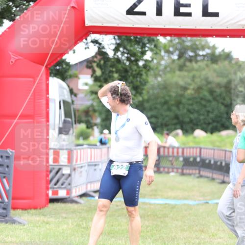 21.06.2026 - 29. Vierlanden-Triathlon Andreas Tolksdorf http://msf.ph/oto/9889065 21.06.2026 12:15:37 Ziel  meine-sportfotos.de