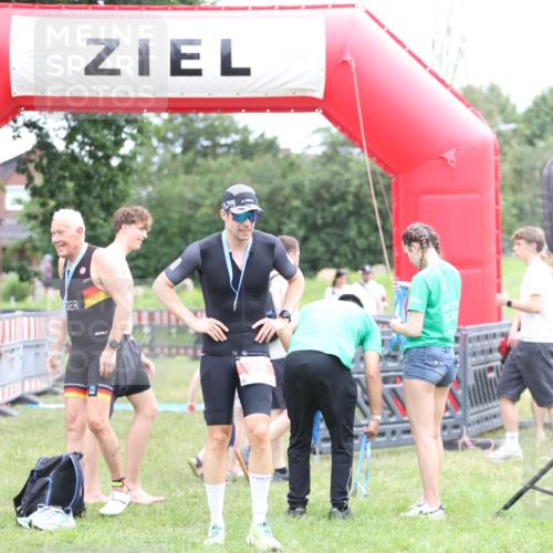 21.06.2026 - 29. Vierlanden-Triathlon Andreas Tolksdorf http://msf.ph/oto/9889097 21.06.2026 12:17:14 Ziel  meine-sportfotos.de