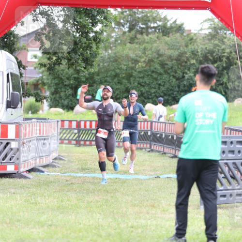 21.06.2026 - 29. Vierlanden-Triathlon Andreas Tolksdorf http://msf.ph/oto/9889120 21.06.2026 12:19:34 Ziel 9, 132, 9, 132 meine-sportfotos.de