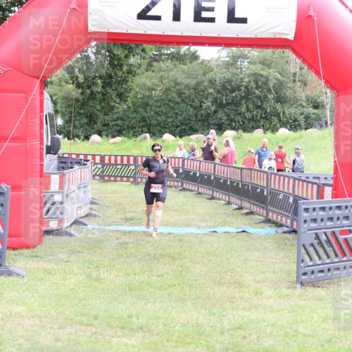 21.06.2026 - 29. Vierlanden-Triathlon Andreas Tolksdorf http://msf.ph/oto/9889138 21.06.2026 12:22:28 Ziel 294, 294 meine-sportfotos.de