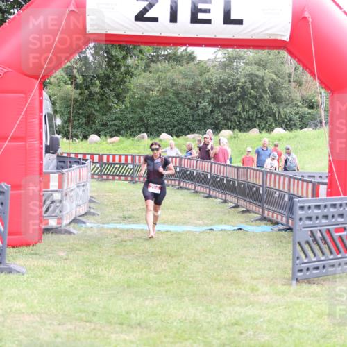 21.06.2026 - 29. Vierlanden-Triathlon Andreas Tolksdorf http://msf.ph/oto/9889142 21.06.2026 12:22:28 Ziel 294, 294 meine-sportfotos.de