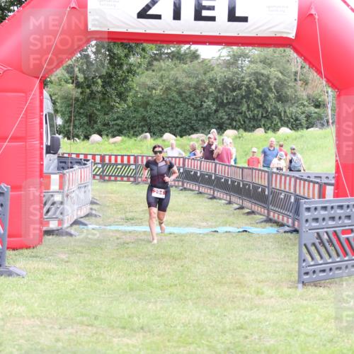21.06.2026 - 29. Vierlanden-Triathlon Andreas Tolksdorf http://msf.ph/oto/9889143 21.06.2026 12:22:28 Ziel 294, 294 meine-sportfotos.de