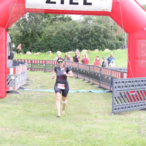21.06.2026 - 29. Vierlanden-Triathlon Andreas Tolksdorf http://msf.ph/oto/9889156 21.06.2026 12:22:30 Ziel 294, 294 meine-sportfotos.de