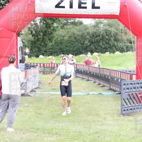 21.06.2026 - 29. Vierlanden-Triathlon Andreas Tolksdorf http://msf.ph/oto/9889172 21.06.2026 12:23:01 Ziel 193, 193 meine-sportfotos.de
