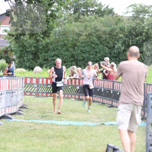 21.06.2026 - 29. Vierlanden-Triathlon Andreas Tolksdorf http://msf.ph/oto/9889211 21.06.2026 12:27:05 Ziel 62, 76, 821, 62, 76, 821 meine-sportfotos.de