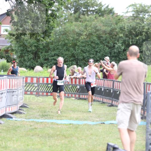 21.06.2026 - 29. Vierlanden-Triathlon Andreas Tolksdorf http://msf.ph/oto/9889213 21.06.2026 12:27:05 Ziel 62, 76, 821, 62, 76, 821 meine-sportfotos.de