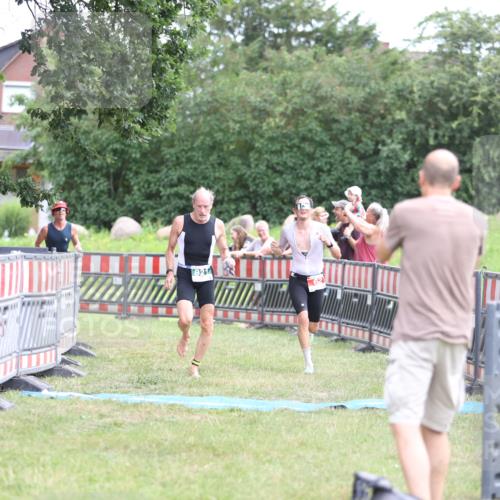 21.06.2026 - 29. Vierlanden-Triathlon Andreas Tolksdorf http://msf.ph/oto/9889215 21.06.2026 12:27:05 Ziel 62, 76, 821, 62, 76, 821 meine-sportfotos.de