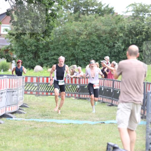 21.06.2026 - 29. Vierlanden-Triathlon Andreas Tolksdorf http://msf.ph/oto/9889216 21.06.2026 12:27:05 Ziel 62, 76, 821, 62, 76, 821 meine-sportfotos.de