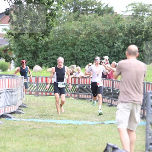 21.06.2026 - 29. Vierlanden-Triathlon Andreas Tolksdorf http://msf.ph/oto/9889220 21.06.2026 12:27:05 Ziel 62, 76, 821, 62, 76, 821 meine-sportfotos.de
