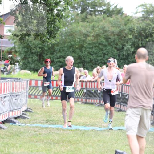 21.06.2026 - 29. Vierlanden-Triathlon Andreas Tolksdorf http://msf.ph/oto/9889222 21.06.2026 12:27:06 Ziel 45, 62, 76, 821, 45, 62, 76, 821 meine-sportfotos.de