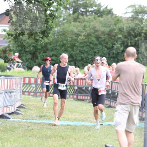 21.06.2026 - 29. Vierlanden-Triathlon Andreas Tolksdorf http://msf.ph/oto/9889228 21.06.2026 12:27:06 Ziel 45, 62, 76, 821, 45, 62, 76, 821 meine-sportfotos.de