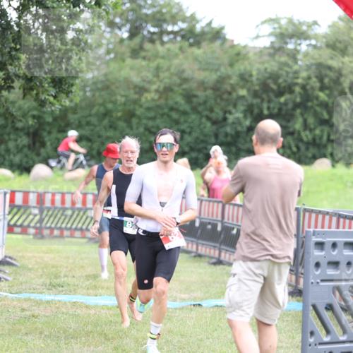 21.06.2026 - 29. Vierlanden-Triathlon Andreas Tolksdorf http://msf.ph/oto/9889232 21.06.2026 12:27:07 Ziel 45, 62, 76, 821, 45, 62, 76, 821 meine-sportfotos.de