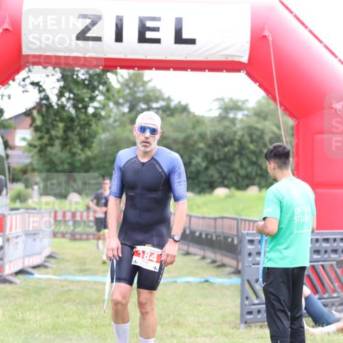21.06.2026 - 29. Vierlanden-Triathlon Andreas Tolksdorf http://msf.ph/oto/9889244 21.06.2026 12:27:40 Ziel 61, 61 meine-sportfotos.de