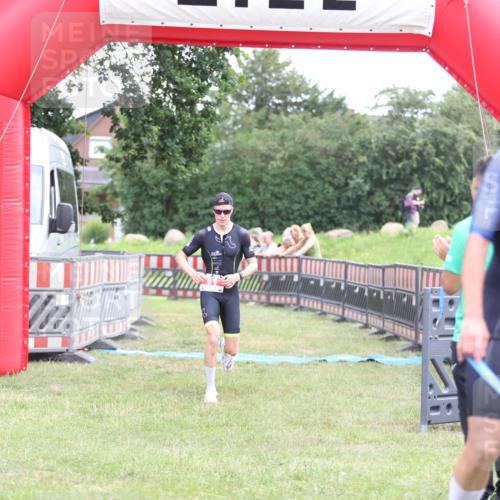 21.06.2026 - 29. Vierlanden-Triathlon Andreas Tolksdorf http://msf.ph/oto/9889252 21.06.2026 12:27:42 Ziel 61, 61 meine-sportfotos.de
