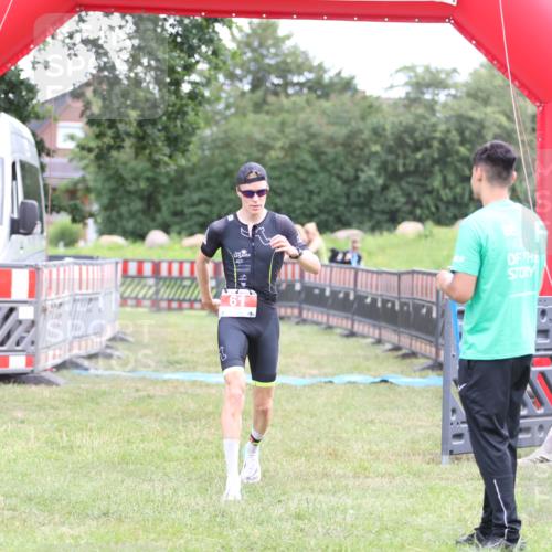 21.06.2026 - 29. Vierlanden-Triathlon Andreas Tolksdorf http://msf.ph/oto/9889262 21.06.2026 12:27:44 Ziel 61, 61 meine-sportfotos.de